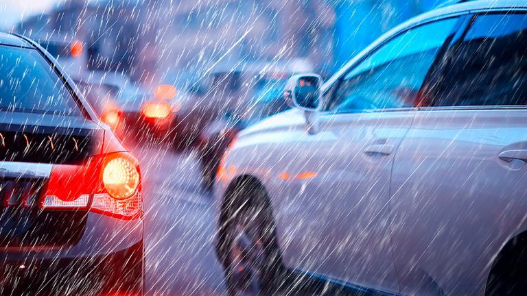¿Cómo cuidar mi auto frente a las intensas lluvias en el país?
